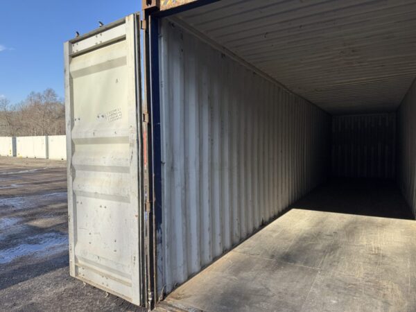 40′ x 8′ x 9.5′ Tall –Used *High Cube* Shipping / Storage Container-Wind and Watertight – BLUE - Image 7
